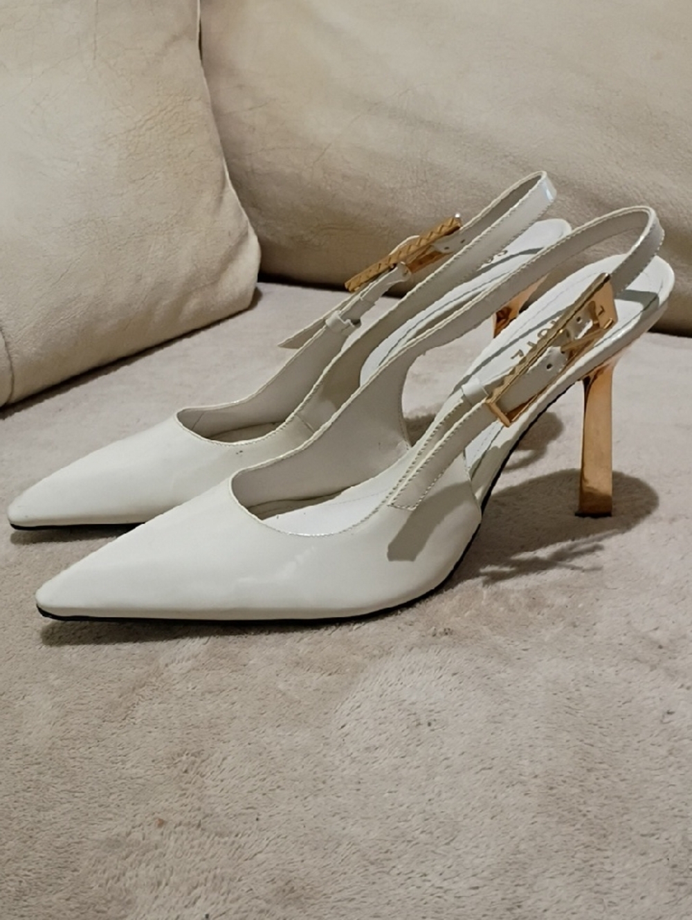 SCHUTZ White Pointed Slingback Kitten Heel Pumps - Picture 2 of 9